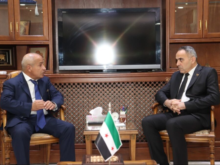 وزير الزراعة يبحث مع مجموعة “المناصير” الأردنية تعزيز الاستثمار الزراعي