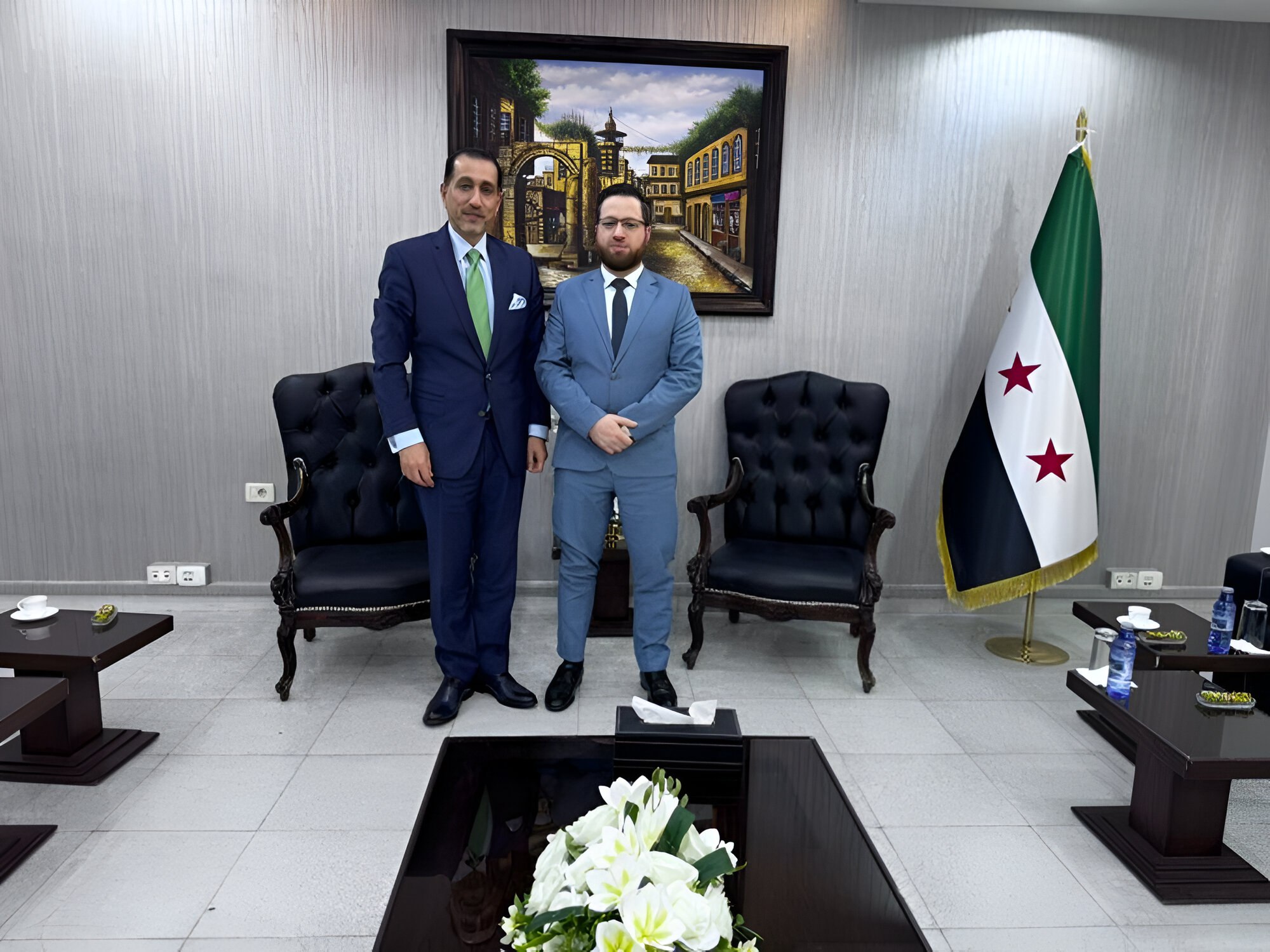 وزير التنمية الإدارية يبحث مع السفير الأردني أوجه التعاون بين البلدين