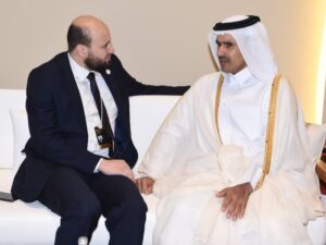 قطر وسوريا تبحثان الاستثمار في النفط البحري خلال أديبك 2025