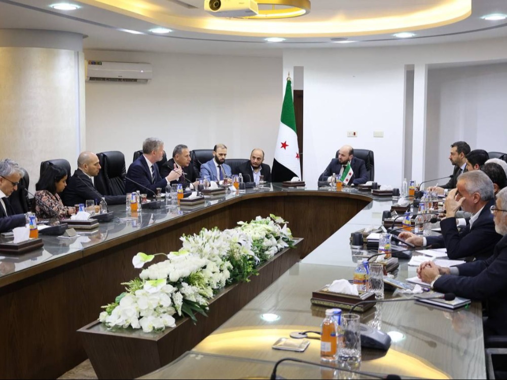 وزير الطاقة يبحث مع البنك الدولي دعم مشاريع المياه والكهرباء والصرف الصحي