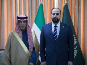 وزير الإعلام يبحث مع السفير السعودي سبل تعزيز التعاون الإعلامي وتبادل الخبرات