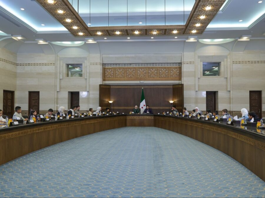 من الثورة إلى الدولة.. الأطفال شركاء المستقبل في لقاء مع الرئيس الشرع وعقيلته