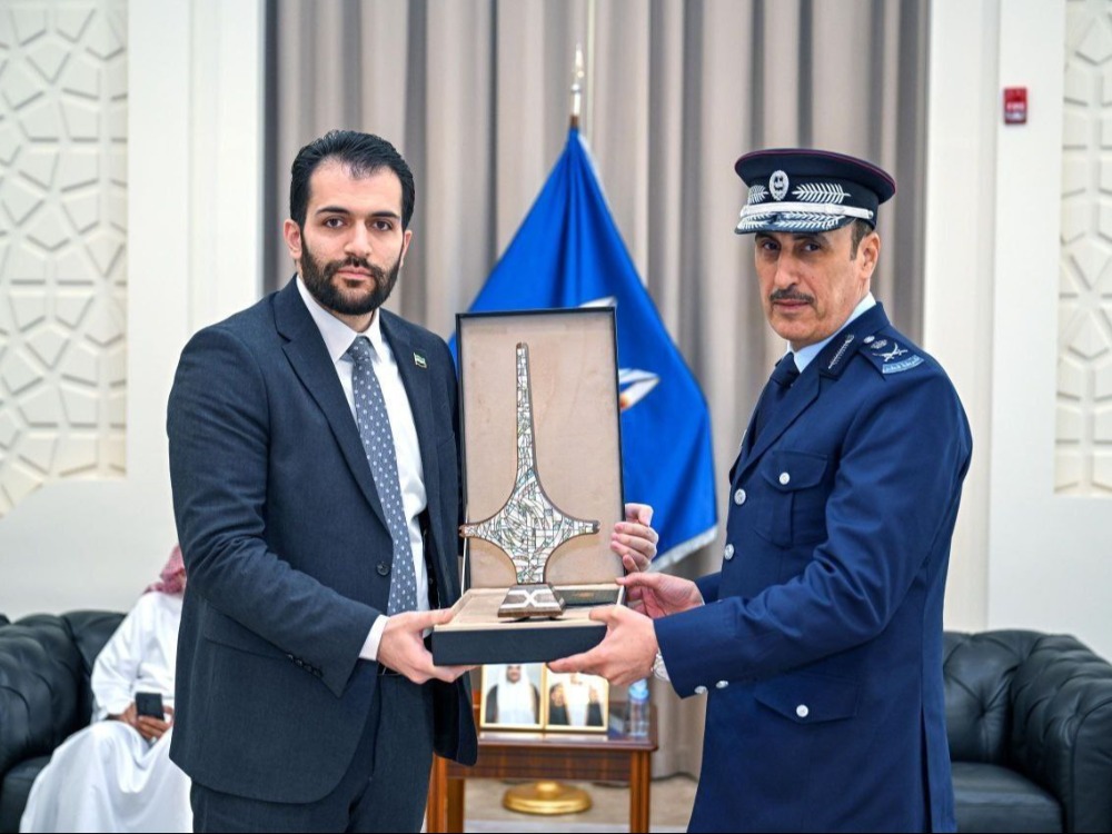 وفد من وزارة الداخلية يزور أكاديمية الشرطة القطرية