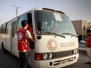 محافظة السويداء تعلن تأمين خروج عائلة من بلدة المزرعة باتجاه درعا