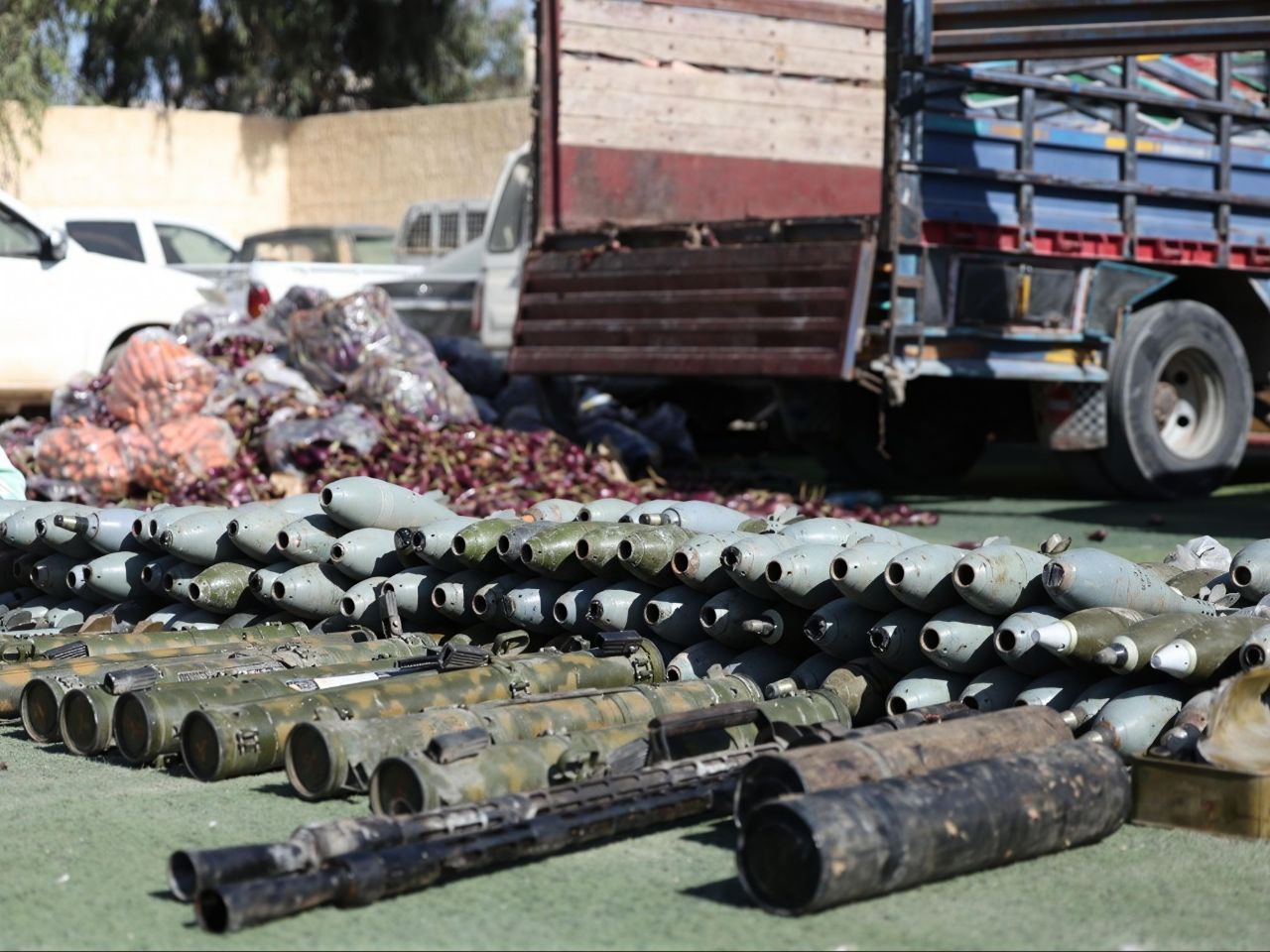 الداخلية تضبط كميات من الأسلحة والذخائر بعملية أمنية بريف إدلب