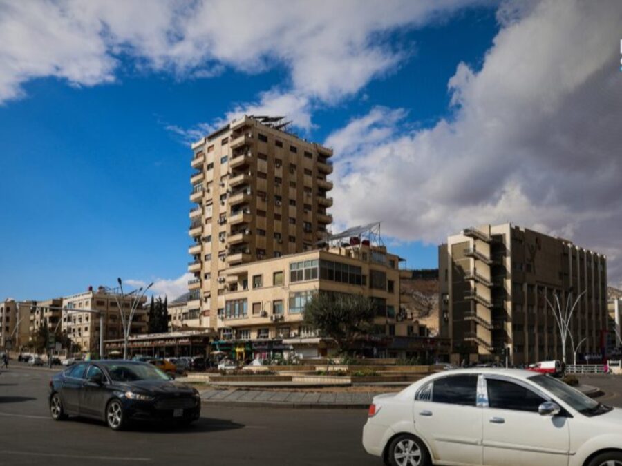 درجات الحرارة حول معدلاتها وحالة استقرار خلال اليومين القادمين