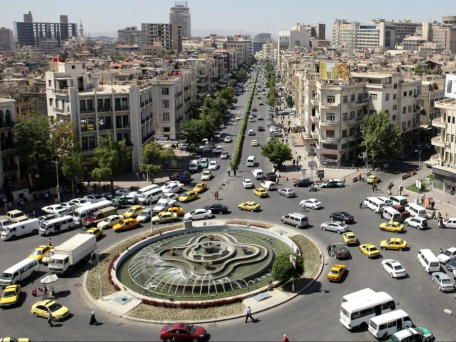 طقس مشمس ومستقر ودرجات الحرارة أعلى من معدلاتها في معظم المناطق