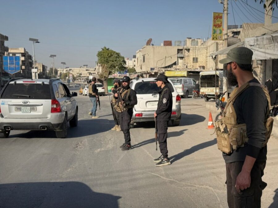 الأمن الداخلي يمدد حظر التجوال في عدد من أحياء حمص