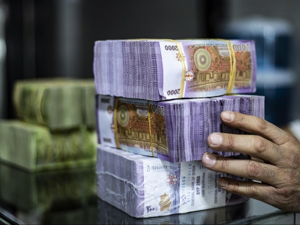 محافظة السويداء تبدأ صرف المستحقات المالية للعاملين في المديريات الحكومية