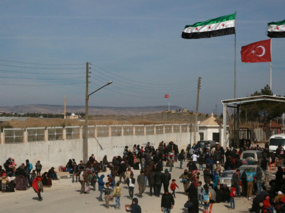 هيئة المنافذ: قرار السماح للسوريين من حاملي الجنسية المزدوجة بدخول تركيا بسيارات تحمل لوحاتٍ سورية لم يدخل حيّز التنفيذ بعد