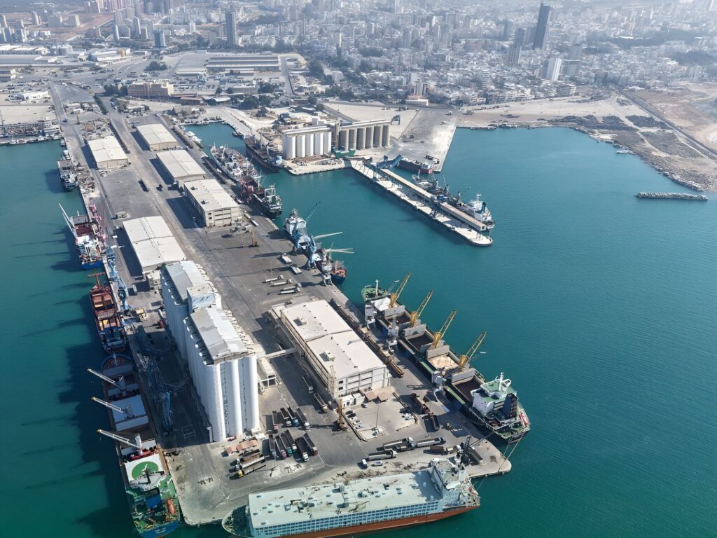 محملة بالقمح.. وصول ثلاث بواخر إلى مرفأ طرطوس