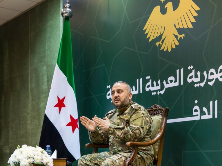 وزير الدفاع يرحب بقرار رفع العقوبات عن الرئيس الشرع ووزير الداخلية