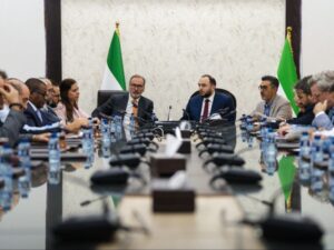 محافظ حمص يبحث مع وفد دولي التحديات الخدمية والإنسانية بالمحافظة