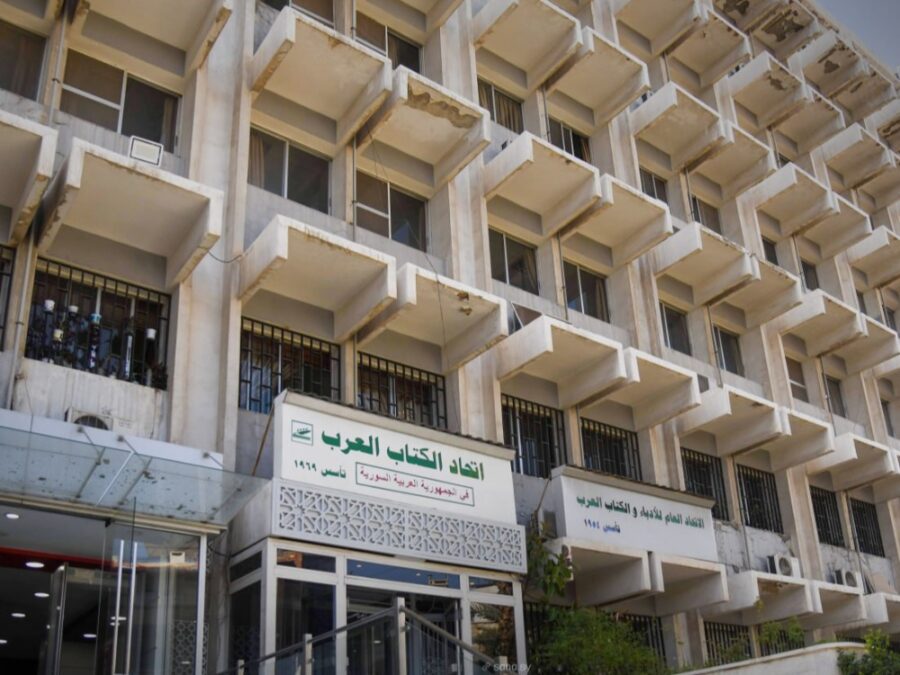 أدب الثورة السورية.. نحو ذاكرة ثقافية تحفظ أصوات التغيير والحرية