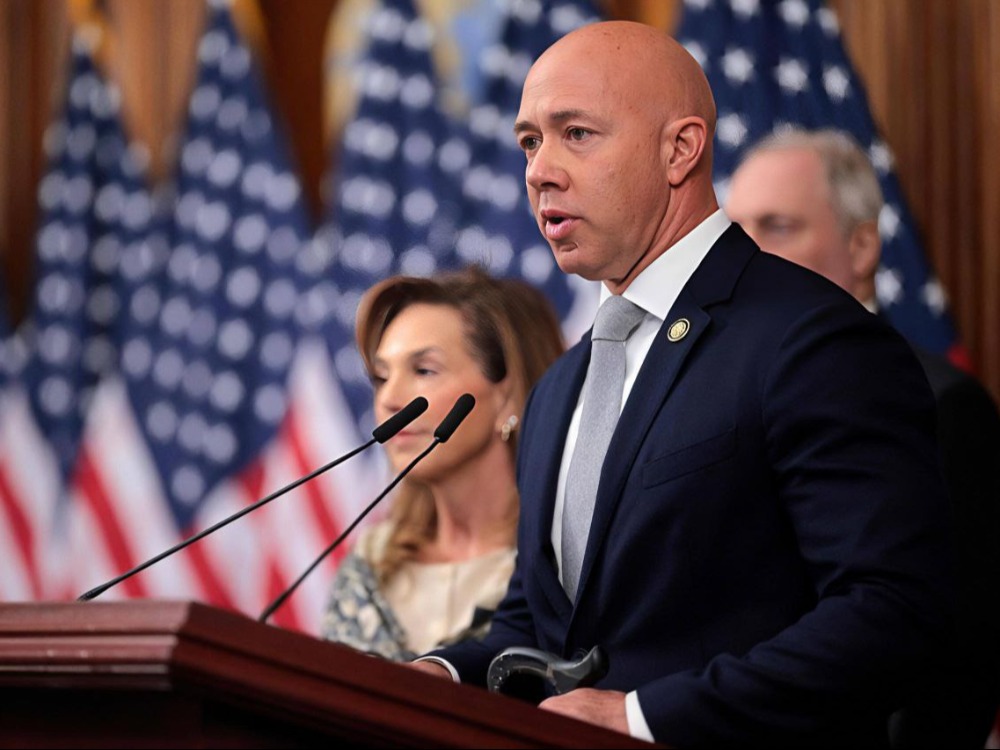 برايان ماست يعلن تأييده إلغاء عقوبات قيصر المفروضة على سوريا