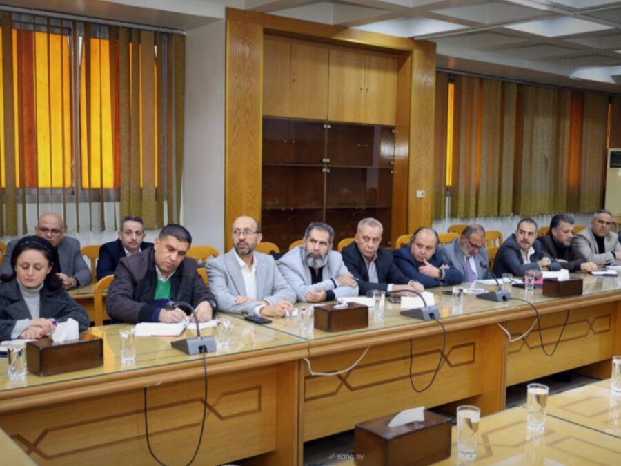 لدعم إنتاج القمح.. وزير الزراعة يناقش آلية تنفيذ مشروع "القرض الحسن"