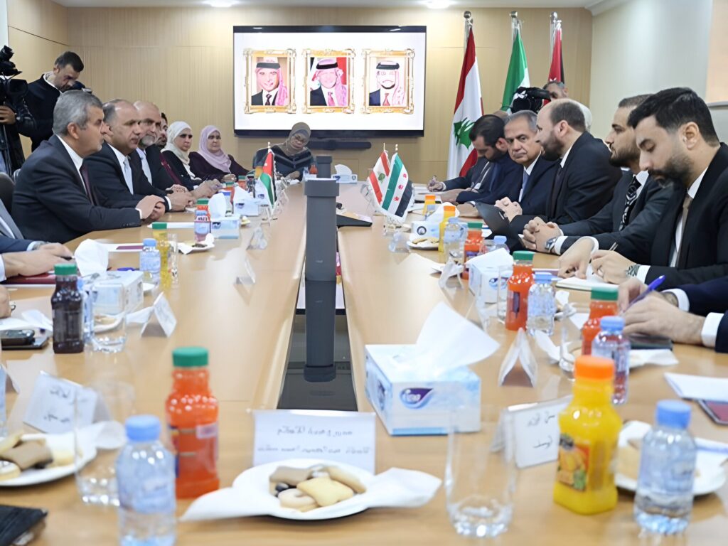 اجتماع ثلاثي في عمان يعيد إحياء مشاريع الربط الكهربائي والغاز العربي