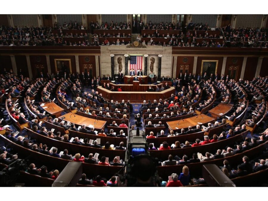 مجلس الشيوخ يقدّم تشريعاً تاريخياً لإزالة القيود التجارية طويلة الأمد عن سوريا