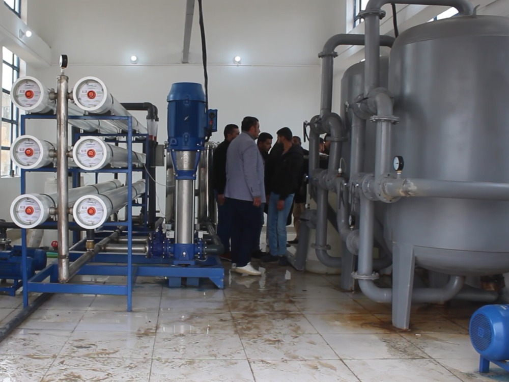 بدعم من المجتمع المحلي.. افتتاح محطة لتحلية مياه الشرب في ريف البوكمال