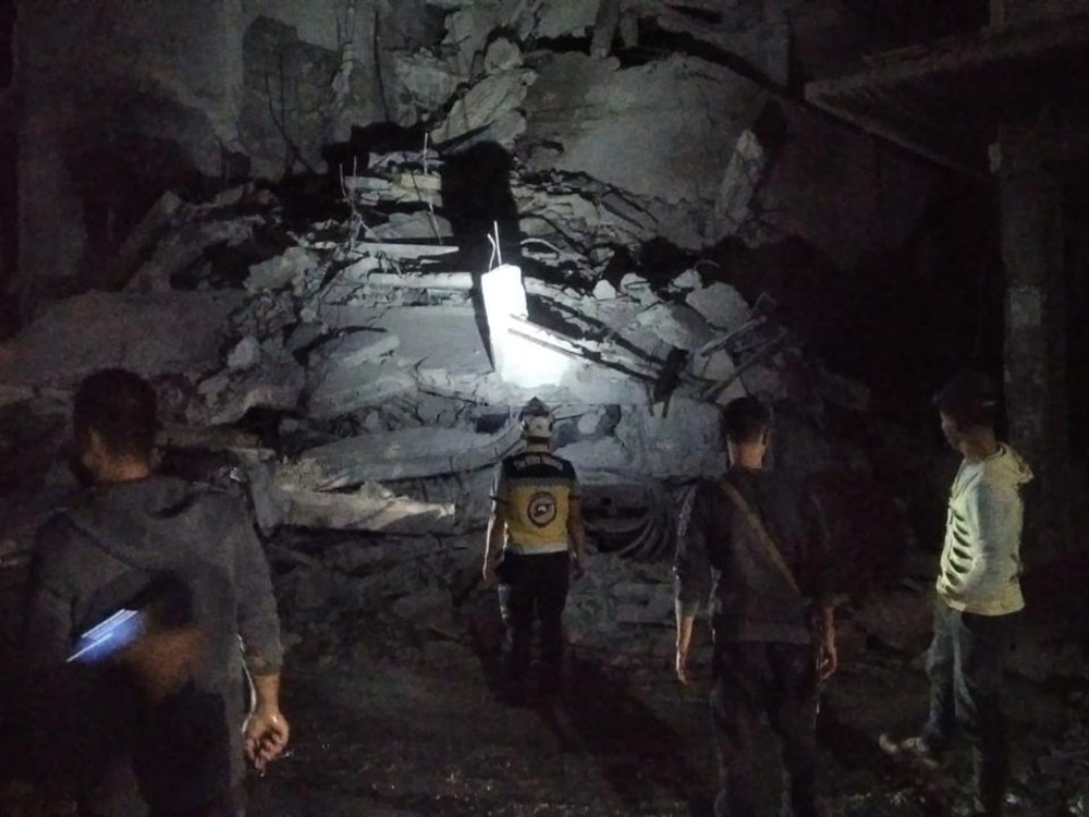 الدفاع المدني: انهيار مبنى غير مأهول في مخيم اليرموك