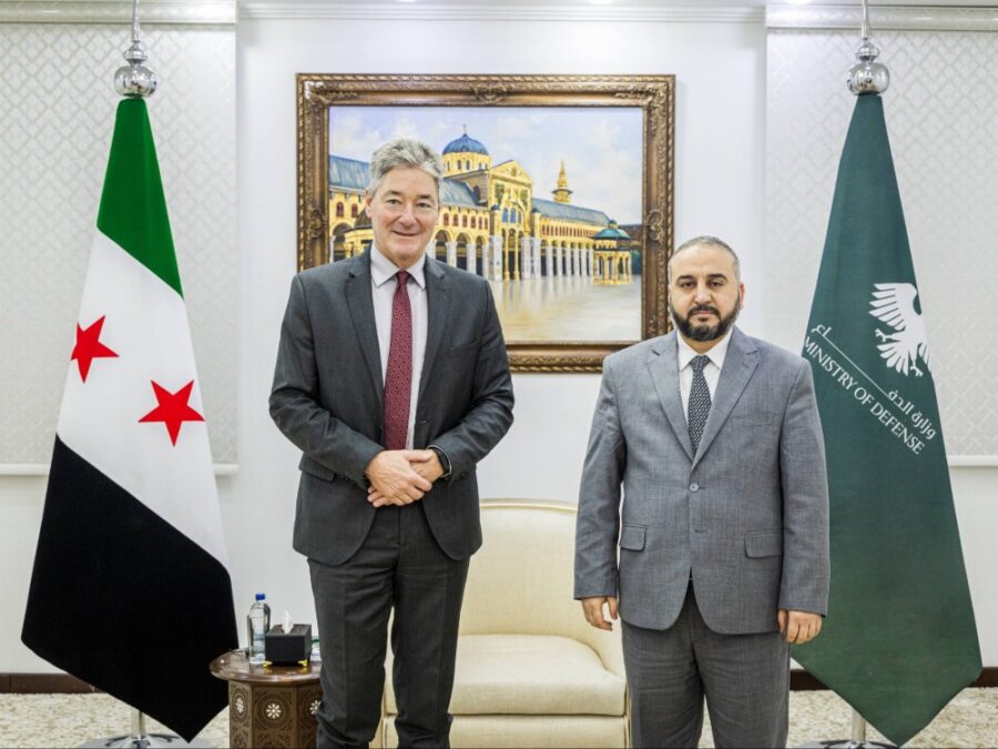 وزير الدفاع يبحث مع القائم بأعمال الاتحاد الأوروبي سبل تعزيز التعاون المشترك