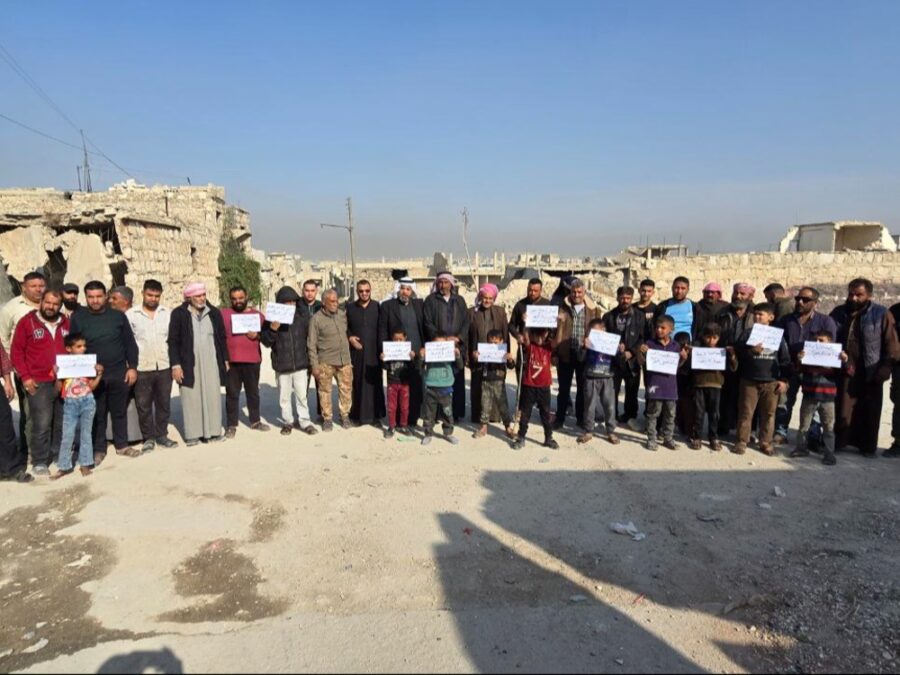 حلب.. احتجاجات في حي الشيخ سعيد ضد تلوث معامل صب الرصاص وحرق النفايات