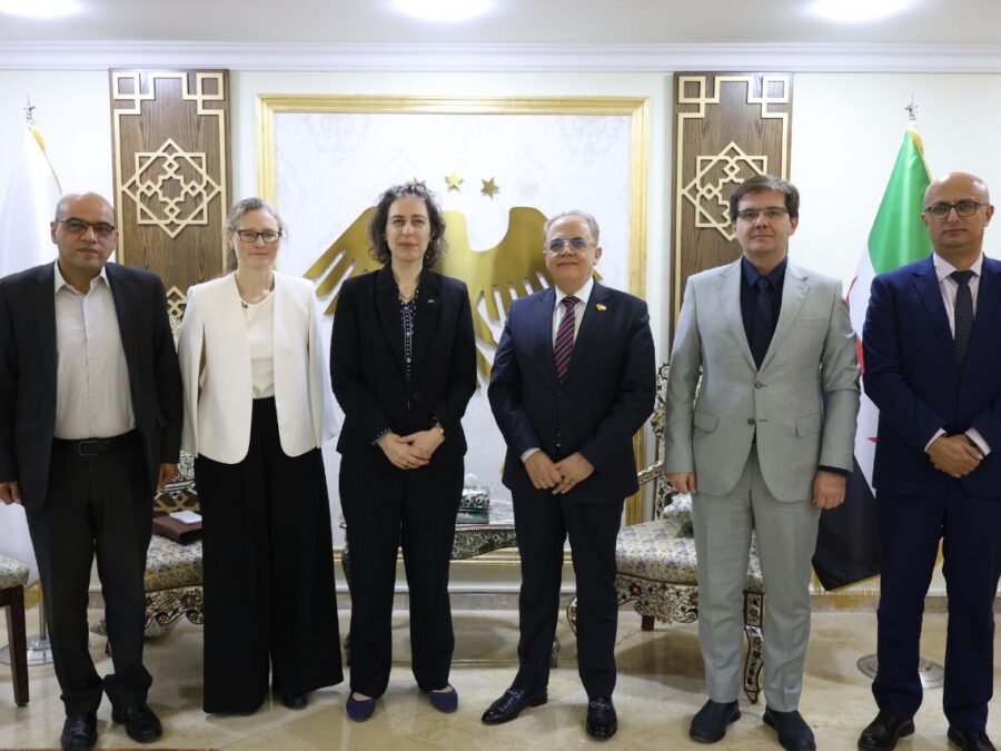 وزير التعليم العالي يلتقي وفد من الحكومة البريطانية لتعزيز التعاون الأكاديمي