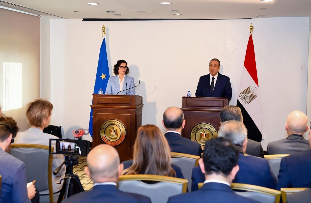 وزير الخارجية المصري يؤكد موقف بلاده الداعي لاحترام وحدة وسيادة سوريا