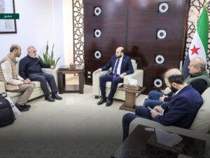 وزير الطاقة يبحث مع وفد تركي فرص توليد الطاقة من النفايات