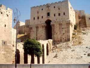 محافظ حلب: عودة تدريجية للحياة والحركة الطبيعية في المدينة بعد ليلة عصيبةمحافظ حلب: عودة تدريجية للحياة والحركة الطبيعية في المدينة بعد ليلة عصيبة