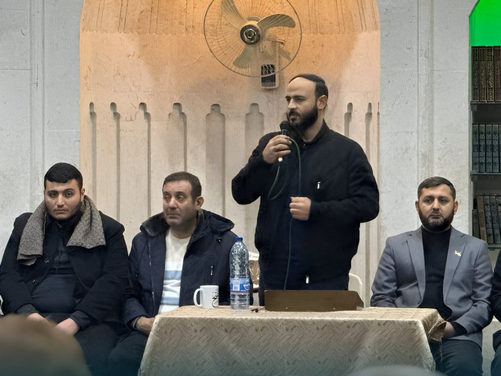 محافظ حلب يقدم العزاء لضحايا قصف قسد ويؤكد: استهداف المدنيين انتهاك صارخ