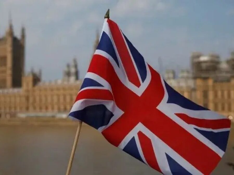 الحكومة البريطانية تعلن إزالة 3 كيانات وأفراد سوريين من قائمة العقوبات