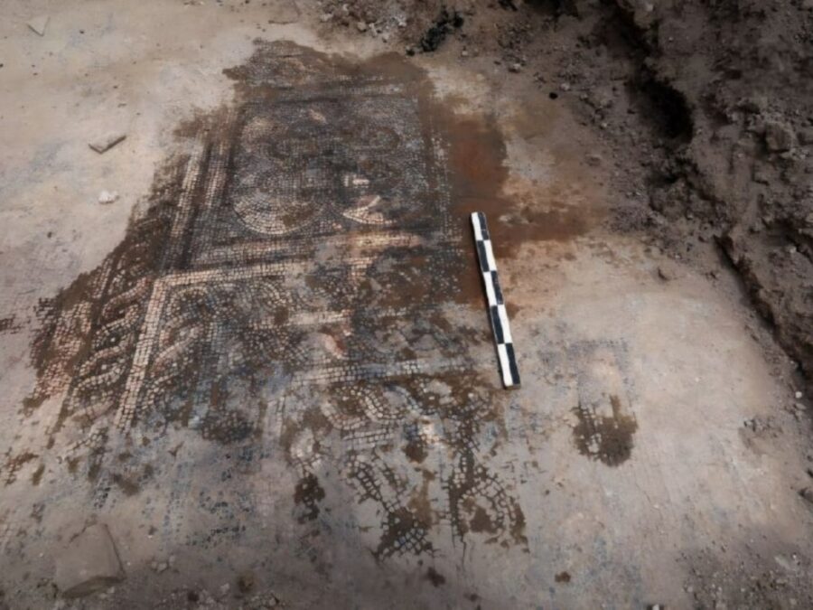 اكتشاف لوحة فسيفساء بيزنطية بريف دمشق