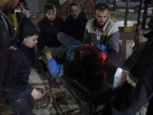 استشهاد مدنيين ونَجاة فريق الإخبارية إثر قصف متجدد لقسد في حلب