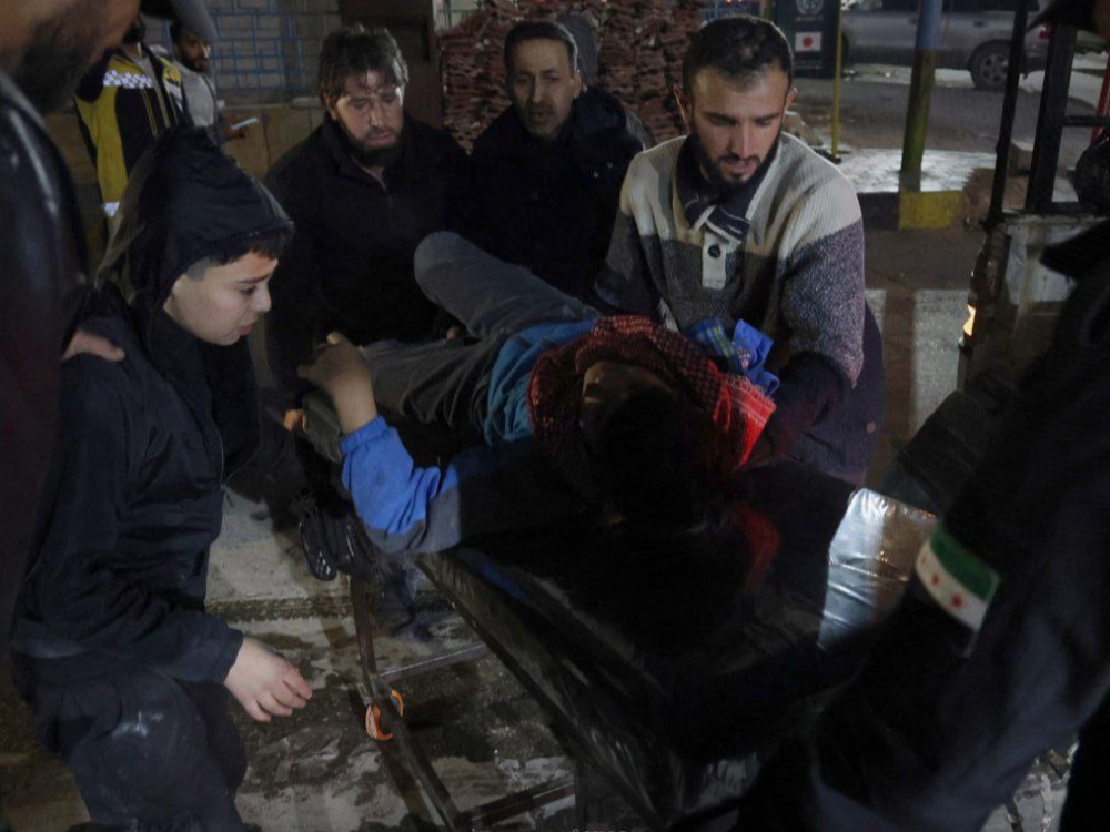 استشهاد مدنيين ونَجاة فريق الإخبارية إثر قصف متجدد لقسد في حلب