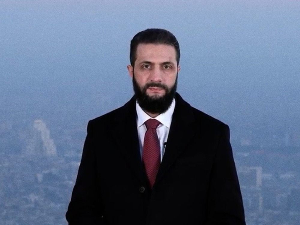 من سفح جبل قاسيون.. الرئيس الشرع يهنئ الشعب السوري برفع العقوبات