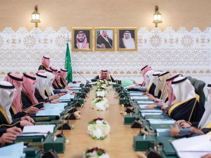 مجلس الوزراء السعودي يرحب بقرار الولايات المتحدة إلغاء العقوبات على سوريا 