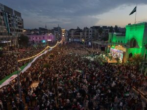 معظمها بسبب الازدحام.. الاستجابة لنحو 300 حالة إسعافية في احتفالية تحرير حماة