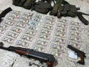 حمص.. القبض على شبكة ترويج عملة مزورة وبحوزتها سلاح حربي