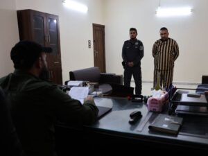 حمص.. إلقاء القبض على شخص لانتحاله صفة أمنية وابتزاز المواطنين مادياً