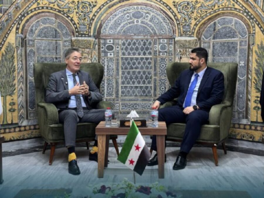 محافظ إدلب يستعرض مع مبعوث الاتحاد الأوروبي احتياجات المحافظة