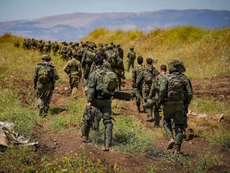 قوات الاحتلال الإسرائيلي تعتقل شاباً أثناء توغلها في قرية العارضة بريف درعا