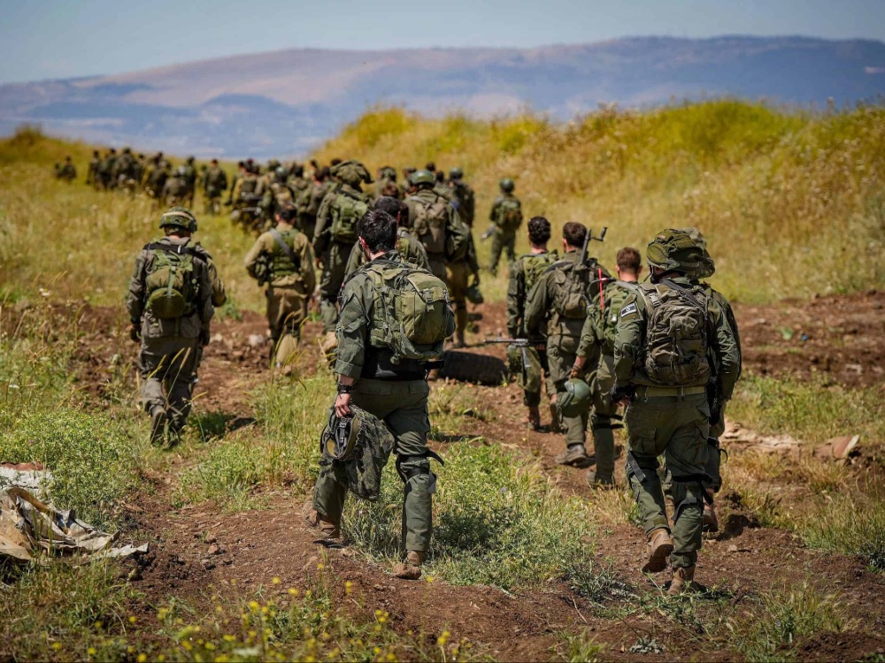 قوات الاحتلال الإسرائيلي تعتقل شاباً أثناء توغلها في قرية العارضة بريف درعا