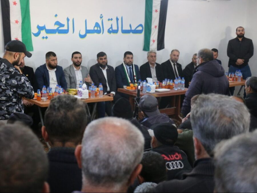 محافظ اللاذقية يزور مخيمات نازحي الساحل في خربة الجوز بريف إدلب