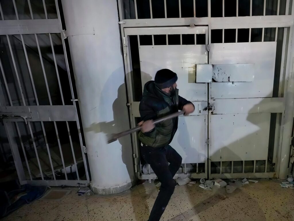 صباح الحرية.. الذكرى السنوية الأولى لتحرير سجناء صيدنايا