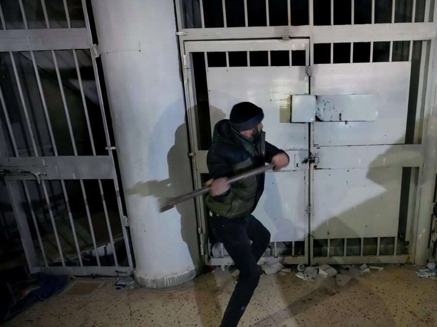 صباح الحرية.. الذكرى السنوية الأولى لتحرير سجناء صيدنايا