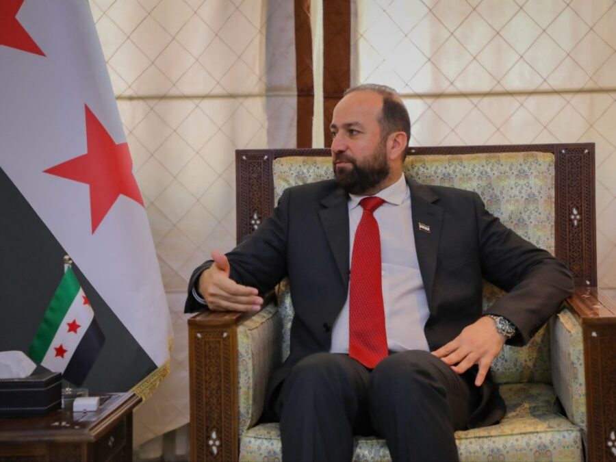 وزير الإعلام ينتقد محاولات تغليف "المشاريع الطائفية" بمشاهد من الثورة السورية