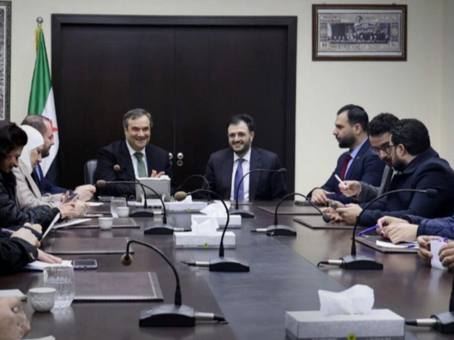 وزارة الاتصالات والمصرف المركزي يناقشان تعزيز الأمن السيبراني في القطاع المصرفي