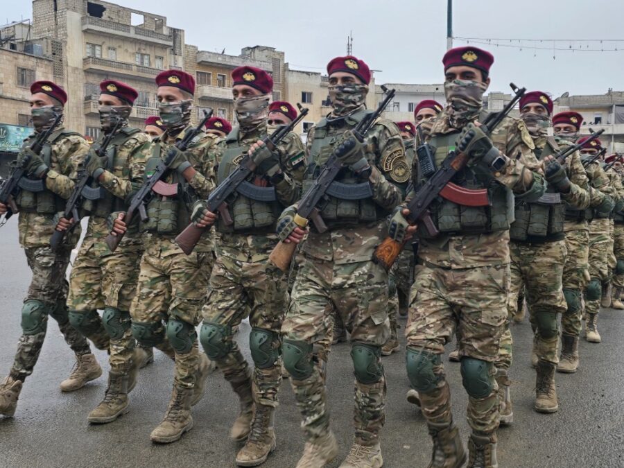 بدء العرض العسكري للجيش العربي السوري في ذكرى تحرير البلاد