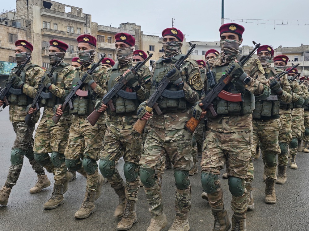 بدء العرض العسكري للجيش العربي السوري في ذكرى تحرير البلاد